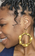 Load image into Gallery viewer, Queen Rings