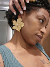 Load image into Gallery viewer, Les Fleurs 2