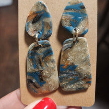 Load image into Gallery viewer, Stone 2 teardrops
